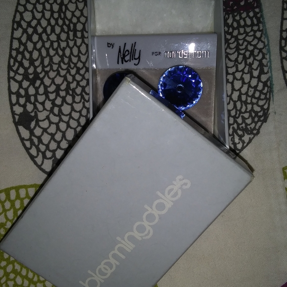 Light Blue Rhinestone Earrings 💎 - Picture 2 of 3